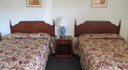 Dry Ridge Motor Inn 외부 사진